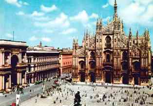 MILANO PIAZZA DEL DUOMO 1960