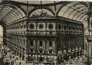 MILANO-INTERNO-DELLA-GALLERIA-VITTORIO-E-ANNI 40