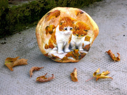 sasso decorato a decoupage gattini angelapercaso