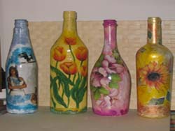 bottiglie di liquore decorate con fiori decoupage e windows color angelapercaso