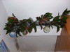 soffitto decorato con palle natale