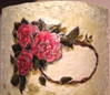 particolare in alto con rose in rilievo